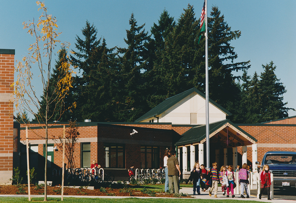 Photo: Minnehaha Elementary School, 1999