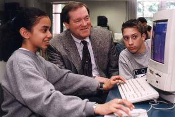 Dr. James Parsley in computer lab with students.