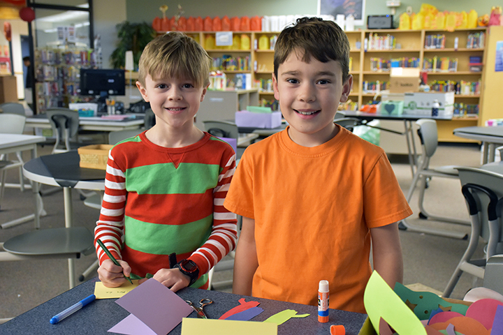 Franklin Elementary students make cards for one another